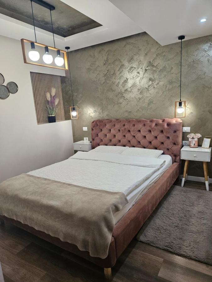 Laci Lak Premium Apartment ออราแด ภายนอก รูปภาพ